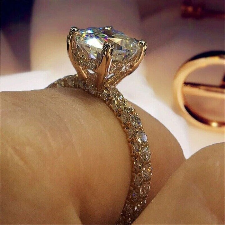 Luxury Diamonds Ring