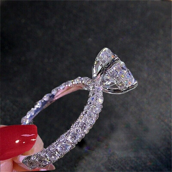 Luxury Diamonds Ring